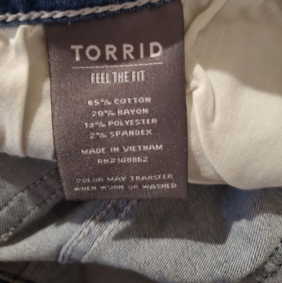 NWT Torrid Skull Monday Jean Shorts - Picture 8 of 8